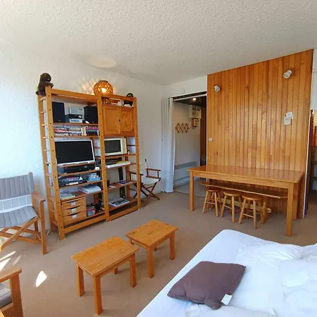 6 Personnes Avec Balcon Et Kitchenette Equipee A Piau-engaly - Fr-1-457-190